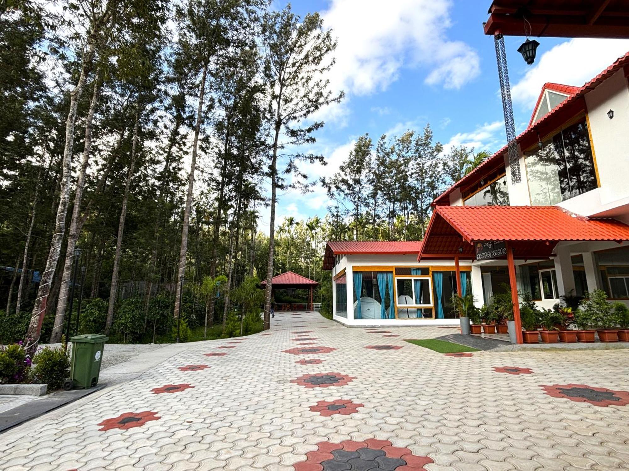 Ecstasy Tent Stay With Swimming Pool & Common Washroom Chikmagalūr エクステリア 写真